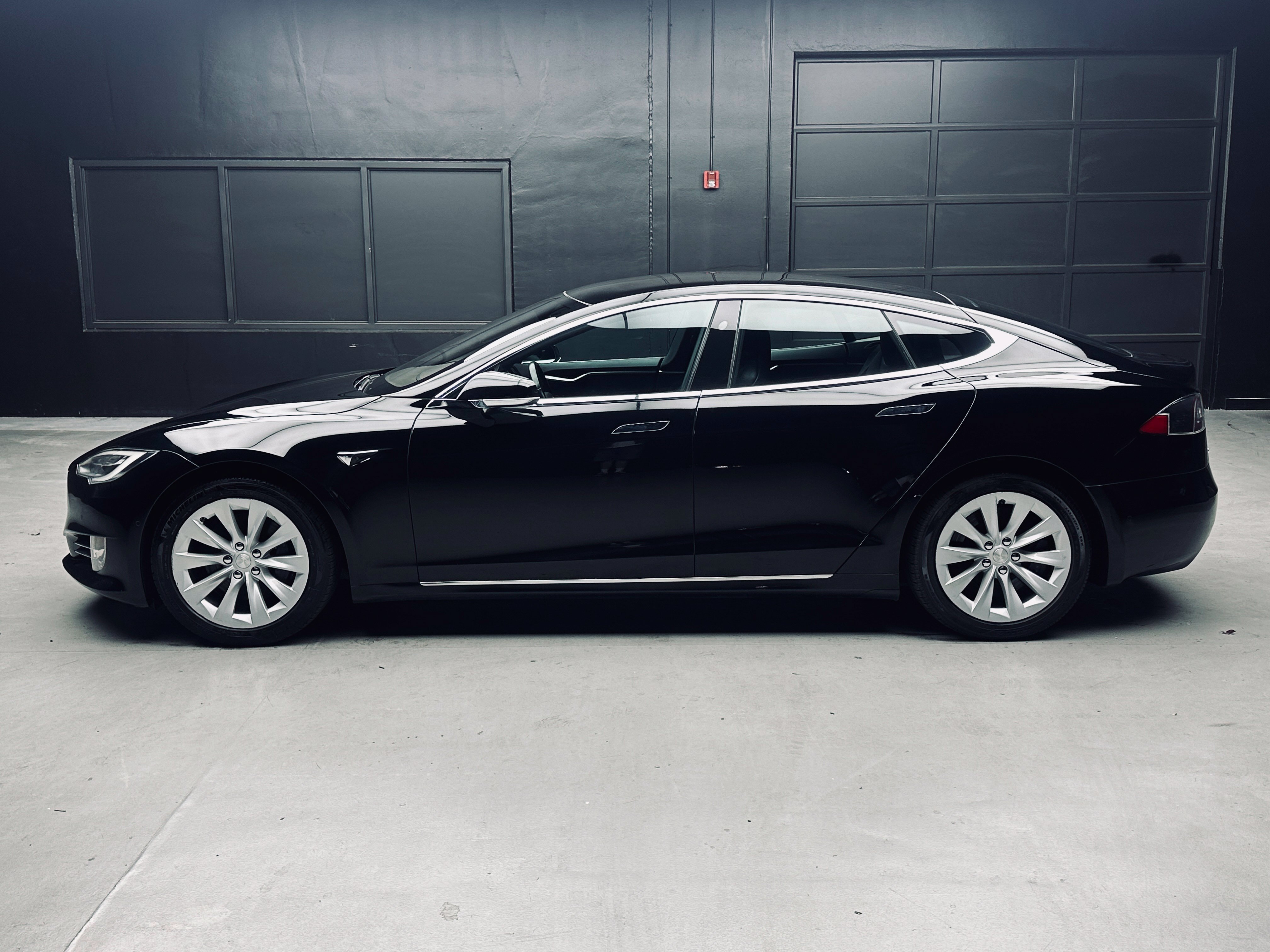 Used 2018 Tesla Model S 75D AWD/4WD image 5
