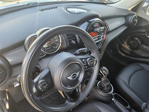 Used 2015 MINI Cooper 4-Door Hardtop image 11