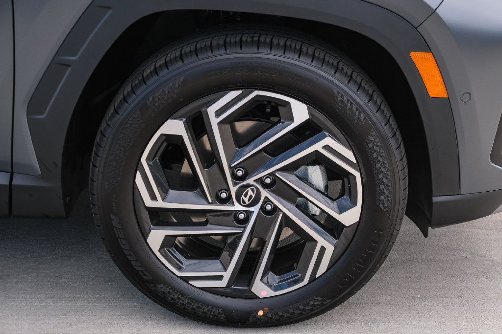 New 2025 Hyundai Tucson Limited FWD image 10
