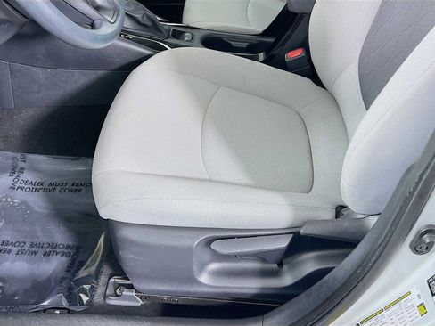 Used 2020 Toyota Corolla LE image 19