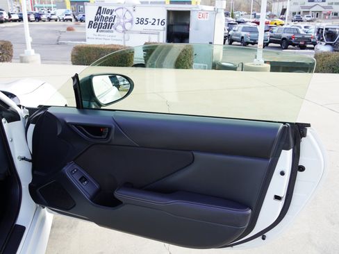 Certified 2025 Toyota GR86 Base w/ ALL Weather Mat Package (TMS) image 20