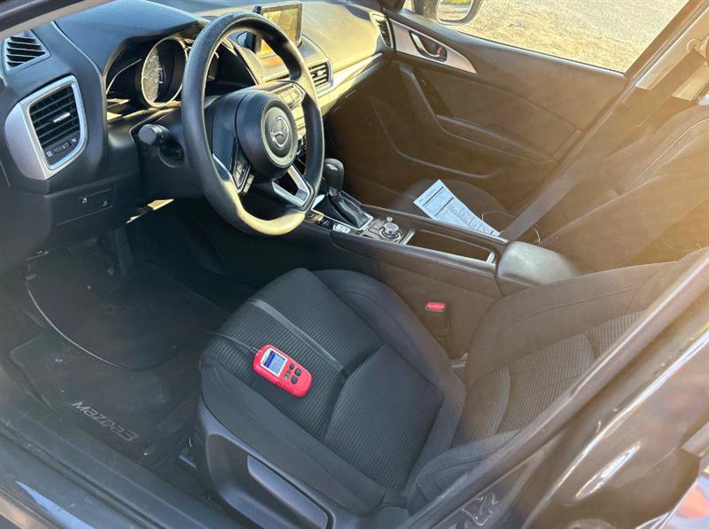 Used 2018 MAZDA MAZDA3 Sport w/ Preferred Equipment Package FWD image 4