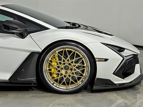 Used 2024 Lamborghini Revuelto AWD/4WD image 42