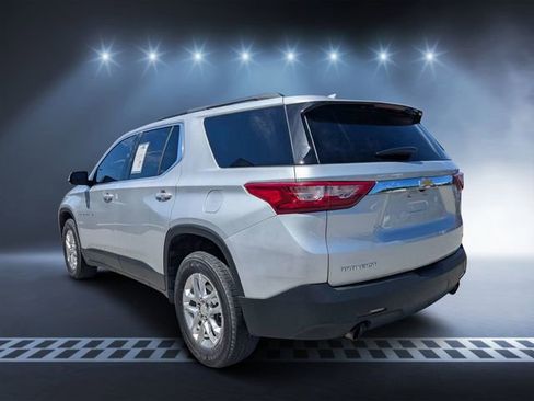 Used 2020 Chevrolet Traverse LT FWD image 4