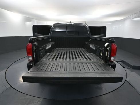 Used 2017 Toyota Tacoma TRD Sport w/ Tow Package image 40