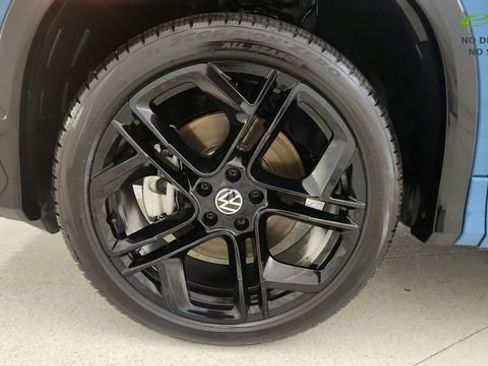 Used 2025 Volkswagen Tiguan SE R-Line AWD/4WD image 57