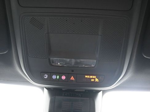 Used 2025 Chevrolet Equinox LT FWD image 16