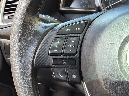 Used 2014 MAZDA MAZDA3 i Touring w/ Technology Package FWD image 18