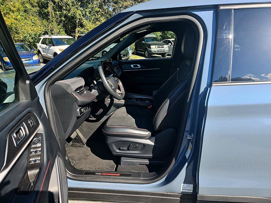 Used 2025 Ford Explorer ST AWD/4WD image 12