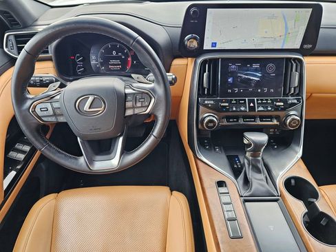 Used 2022 Lexus LX 600 4WD w/ Interior Upgrade Package image 18