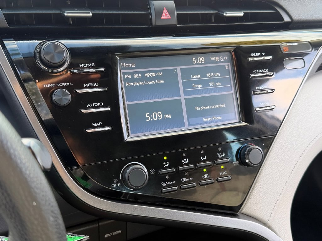 Used 2019 Toyota Camry LE FWD image 23