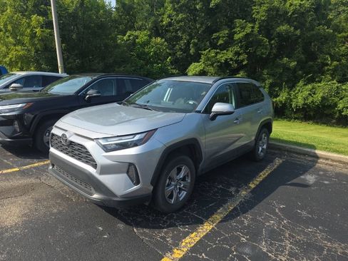 Used 2025 Toyota RAV4 XLE FWD image 1