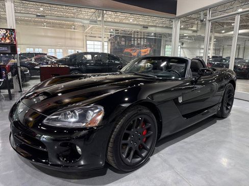 Used 2004 Dodge Viper SRT-10 RWD image 1