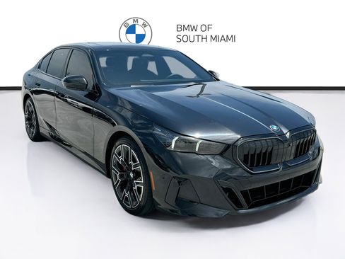 Used 2024 BMW 530i w/ M Sport Package RWD image 1