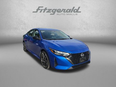 Used 2025 Nissan Sentra SR FWD image 1