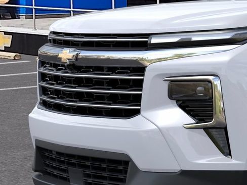 New 2027 Chevrolet Traverse LT w/ Driver Confidence Package FWD image 13