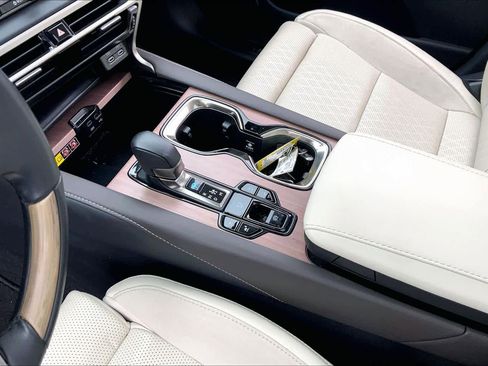 Used 2023 Lexus RX 350 AWD w/ Accessory Package (K3) image 17