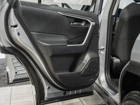 Used 2025 Toyota RAV4 XLE image 37