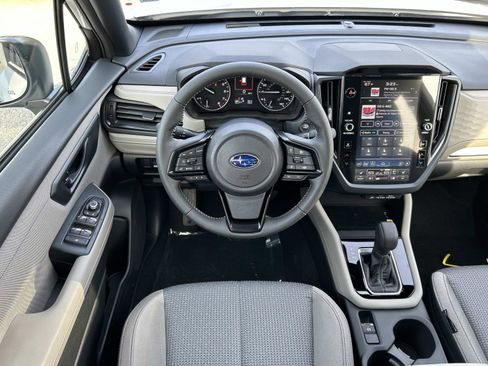 Used 2025 Subaru Forester Premium image 4