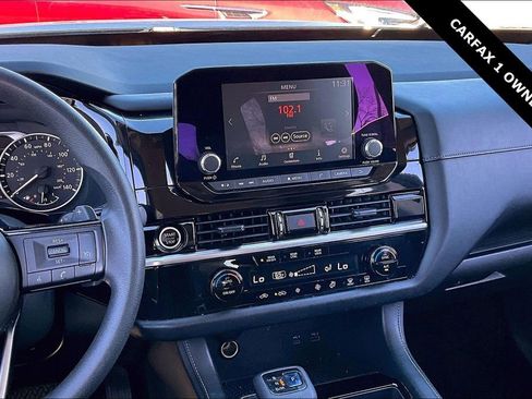 Used 2022 Nissan Pathfinder S image 9