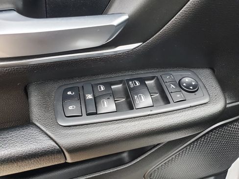 Used 2019 RAM 1500 Big Horn AWD/4WD image 17