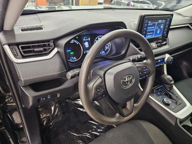 Used 2021 Toyota RAV4 LE AWD/4WD image 8