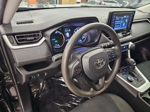 Used 2021 Toyota RAV4 LE AWD/4WD image 8