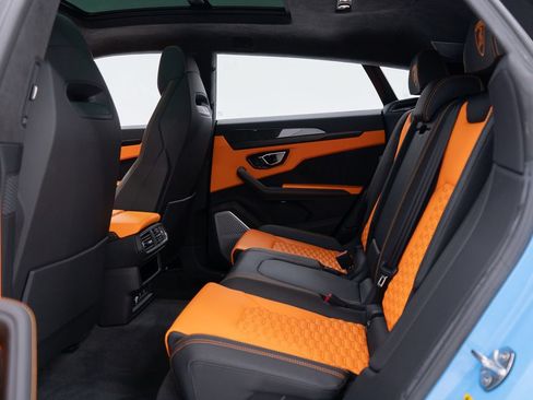 Used 2022 Lamborghini Urus AWD/4WD image 24
