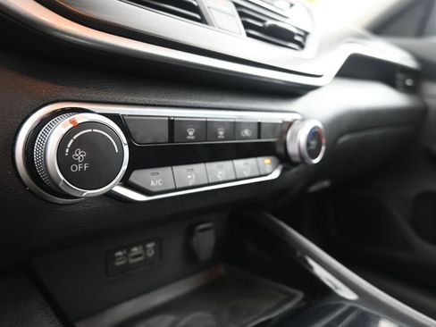 Used 2024 Nissan Altima 2.5 SV image 33