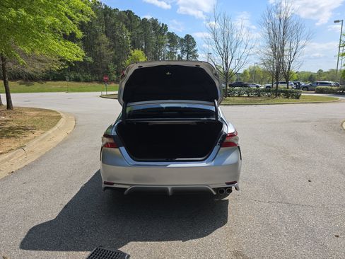 Used 2024 Toyota Camry SE image 12