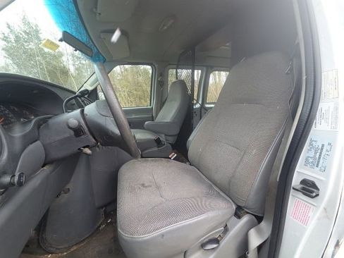 Used 2003 Ford E-250 and Econoline 250 image 11