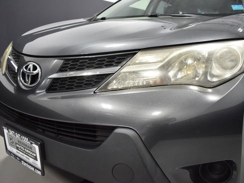 Used 2013 Toyota RAV4 LE FWD image 10
