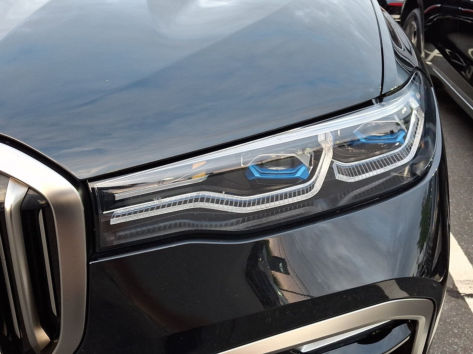 Used 2021 BMW X7 M50i w/ Cold Weather Package AWD/4WD image 7