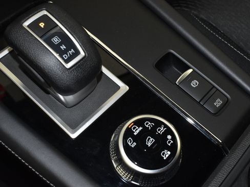 Used 2024 Mitsubishi Outlander ES image 30