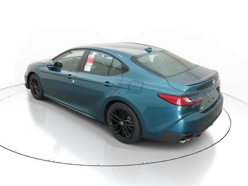 New 2026 Toyota Camry Hybrid FWD image 4
