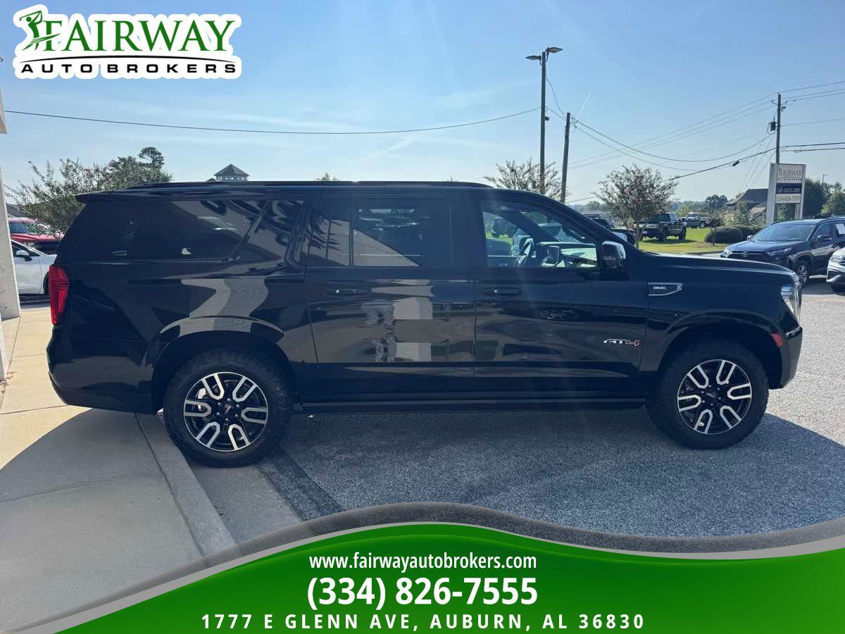 Used 2021 GMC Yukon XL AT4 w/ AT4 Premium Plus Package AWD/4WD image 5
