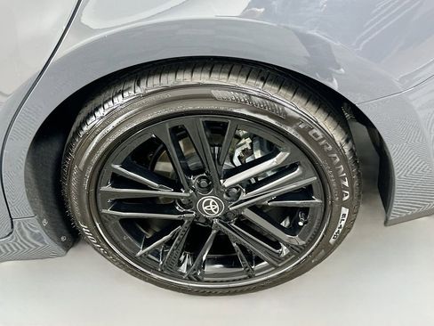 Used 2025 Toyota Camry SE image 32