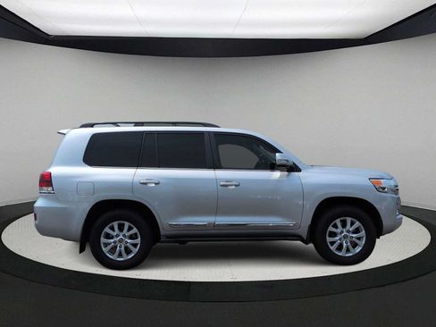 Used 2018 Toyota Land Cruiser AWD/4WD image 9