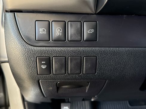 Used 2019 Toyota Highlander XLE image 14