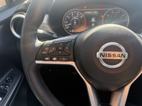 Certified 2021 Nissan Versa SV FWD image 19