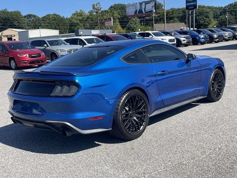 Used 2018 Ford Mustang Coupe RWD image 3