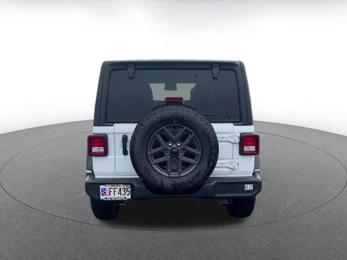 Used 2025 Jeep Wrangler Sport S image 12