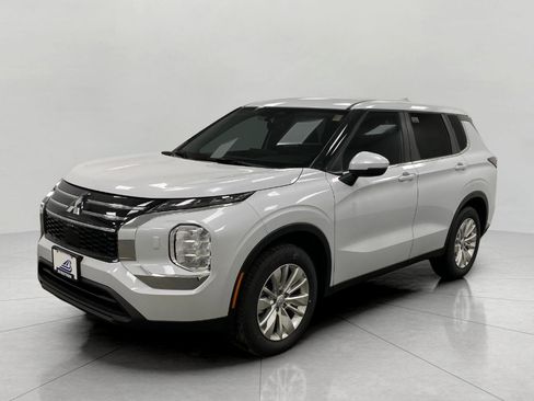 New 2026 Mitsubishi Outlander ES image 8