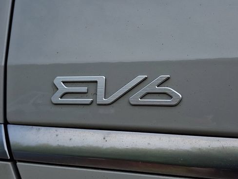 Used 2023 Kia EV6 Wind AWD/4WD image 32