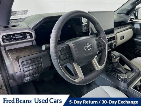 Used 2025 Toyota Tacoma Limited AWD/4WD image 14
