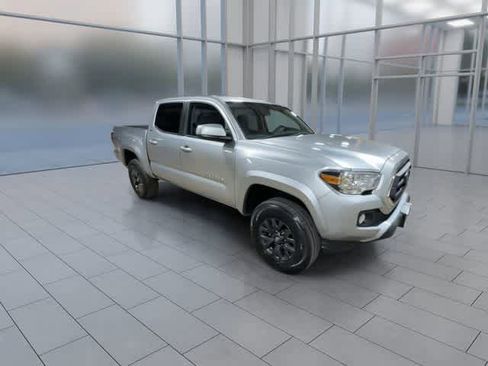 Certified 2023 Toyota Tacoma SR5 AWD/4WD image 2