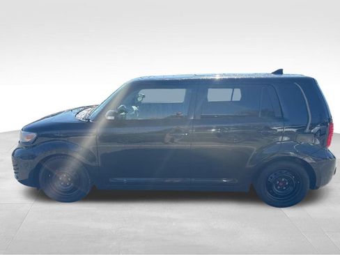 Used 2010 Scion xB image 18