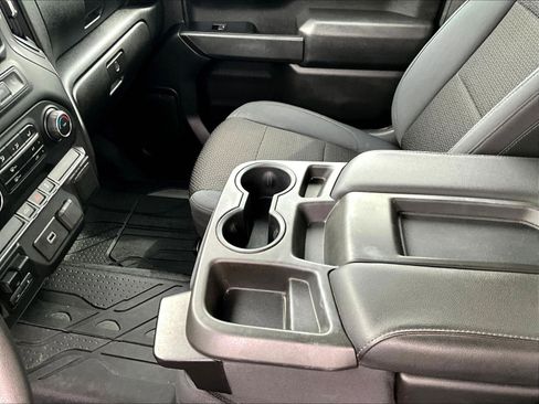 Used 2019 Chevrolet Silverado 1500 Custom w/ Custom Convenience Package AWD/4WD image 18