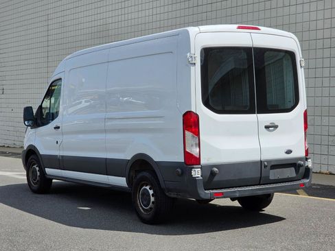 Used 2017 Ford Transit 250 148 Medium Roof RWD image 5