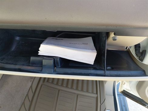 Used 2012 Chevrolet Avalanche LTZ image 16